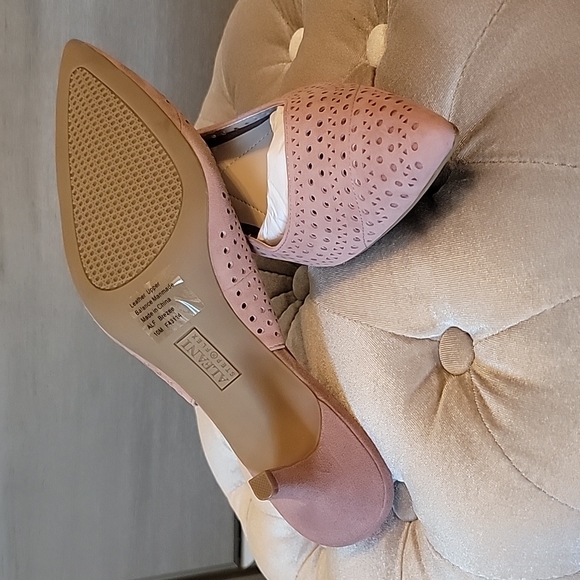 ALFANI Brezee Dusty Mauve Laser Cut Out Heel - Picture 5 of 6